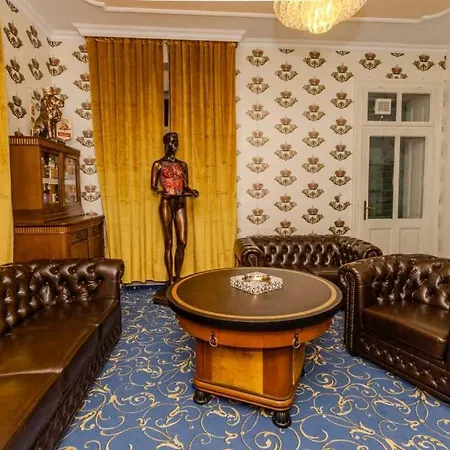 Orasch Mit Erotikflair Villa